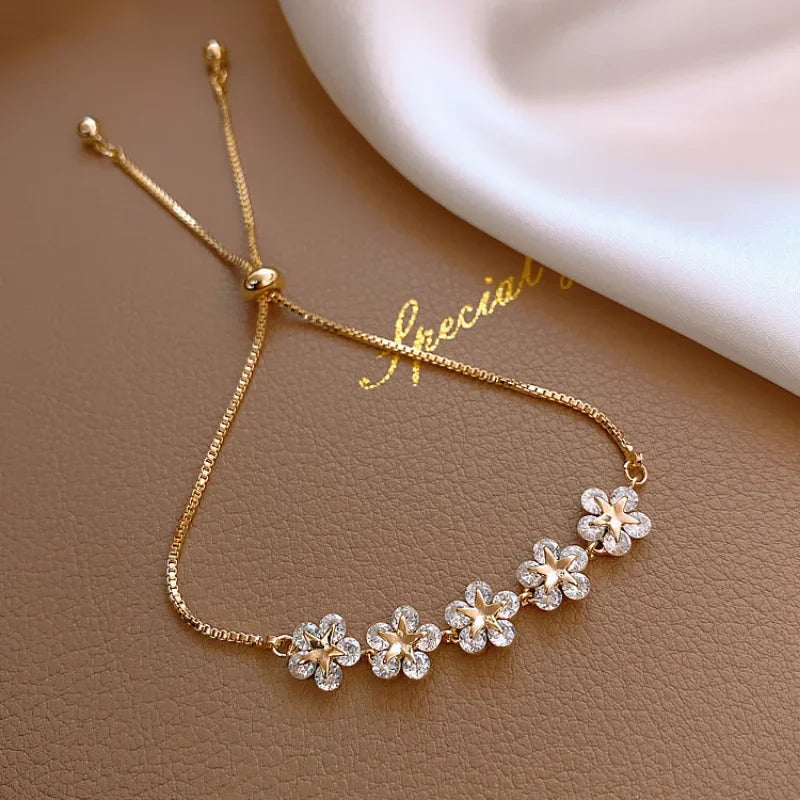 Premium zircon crystal Korean New Fashion Letter Star Pendant Bracelet