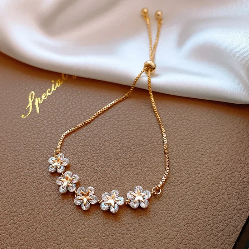 Premium zircon crystal Korean New Fashion Letter Star Pendant Bracelet