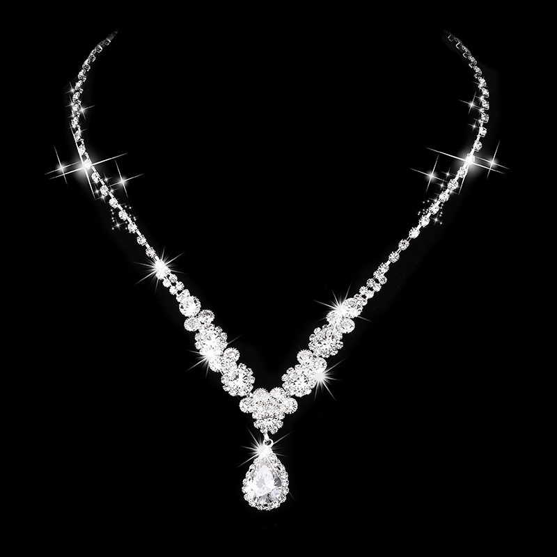 Elegant Silver-Tone Teardrop Crystal Jewelry Set – Necklace & Earrings