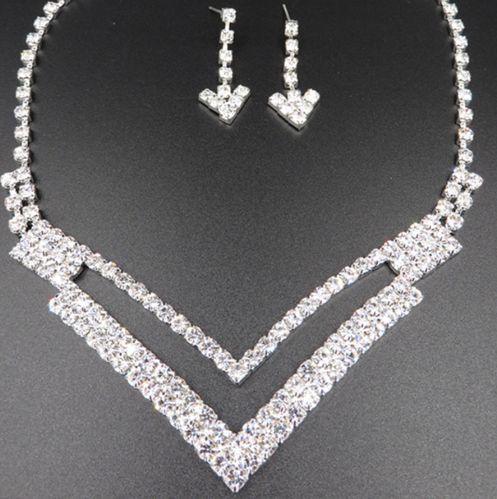 V-Shaped Diamond Set