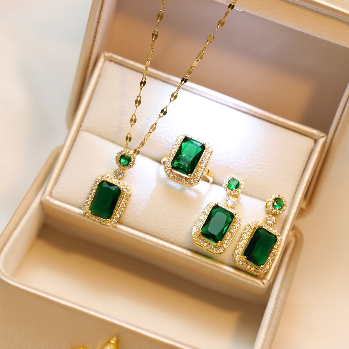 Green Crystal Jewelry Set