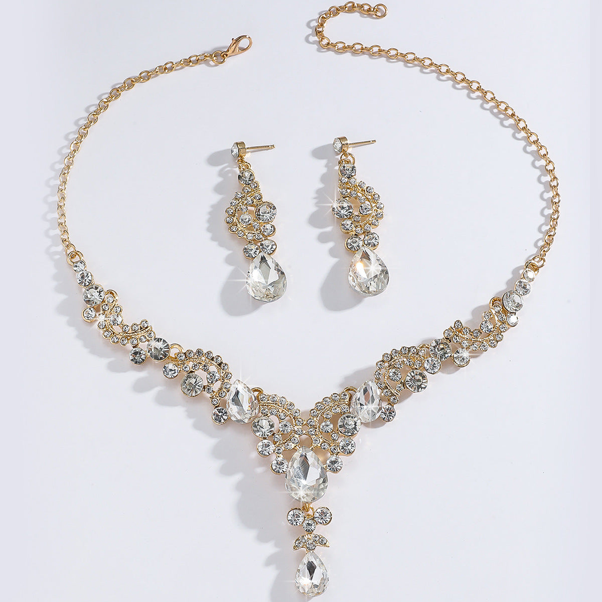 Royal Gold-Tone Crystal Jewelry Set – Necklace & Earrings