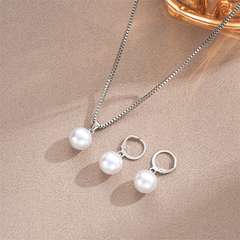 Elegant Pearl Pendant Necklace & Earrings Set – Timeless Sophistication