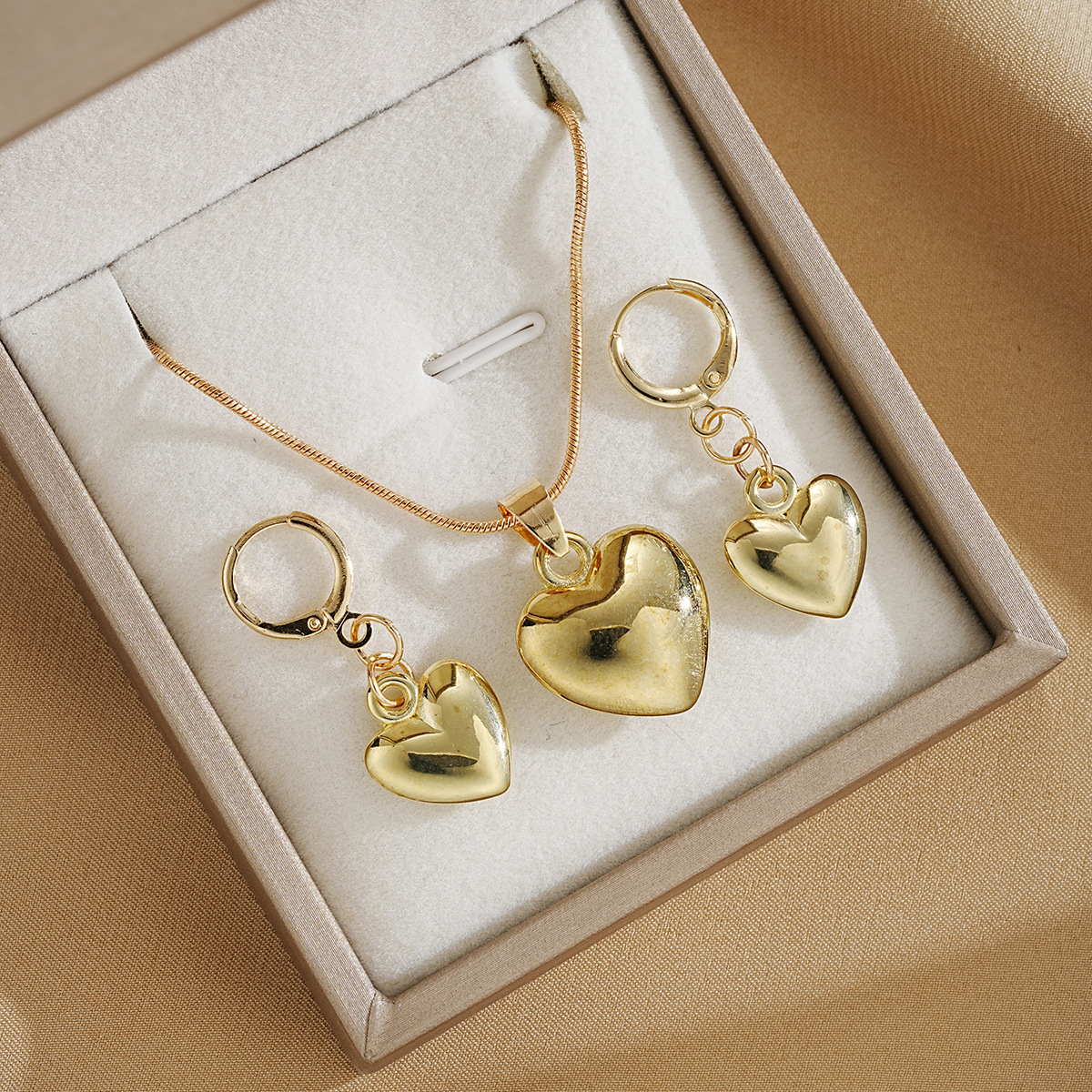 Gold Heart Jewelry Set