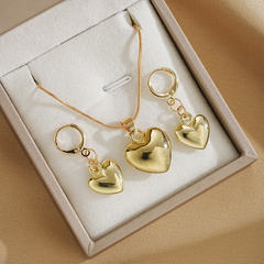 Radiate Elegance with This Gold-Plated Heart Jewelry Set ✨💛