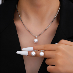 Elegant Pearl Pendant Necklace & Earrings Set – Timeless Sophistication