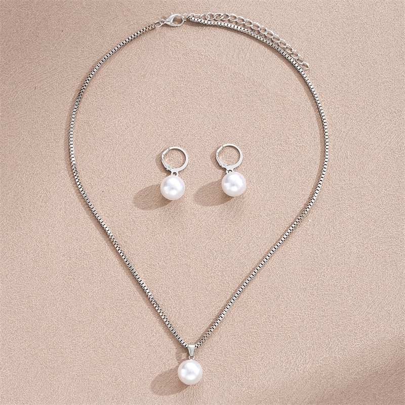 Pearl Pendant Necklace & Earrings Set