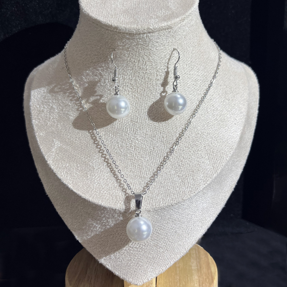 Pearl Pendant Necklace & Earrings Set