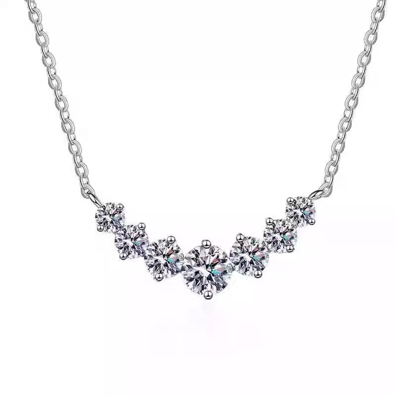 Elegant Silver-Plated Zircon Necklace – Timeless & Dazzling