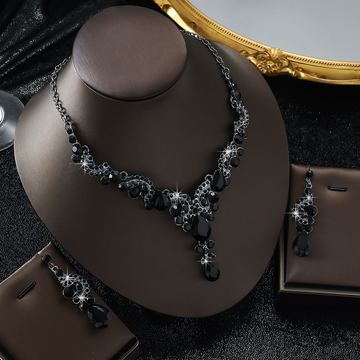 Luxury Black-Tone Crystal Jewelry Set – Necklace & Earrings