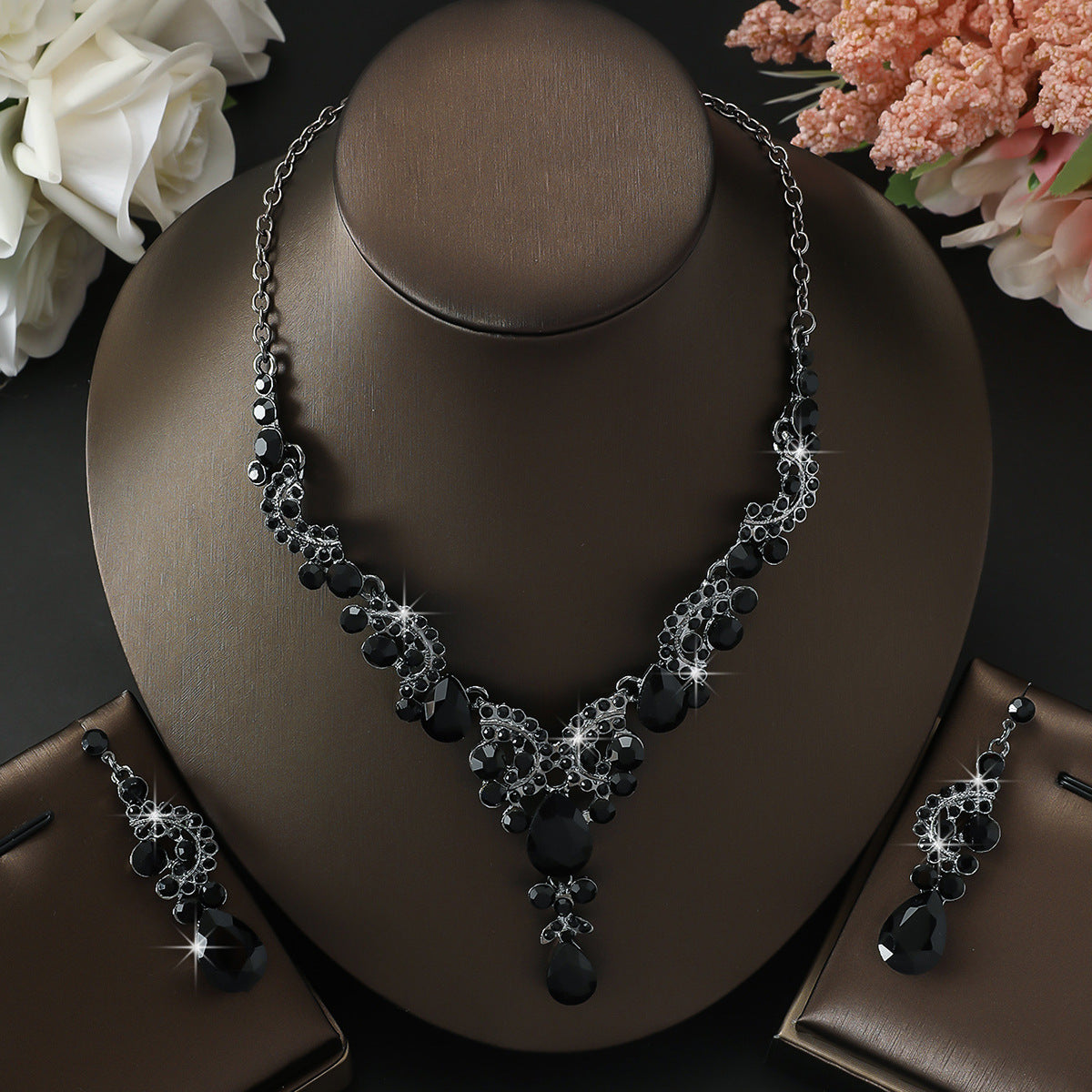 Luxury Black-Tone Crystal Jewelry Set – Necklace & Earrings