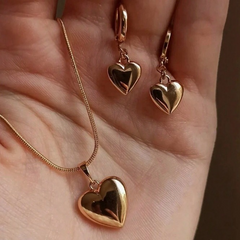 Radiate Elegance with This Gold-Plated Heart Jewelry Set ✨💛