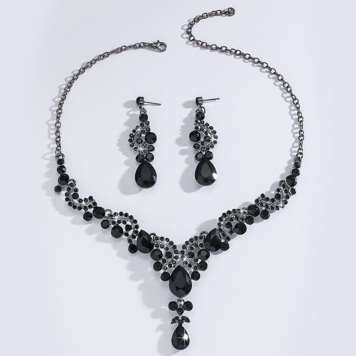 Luxury Black-Tone Crystal Jewelry Set – Necklace & Earrings