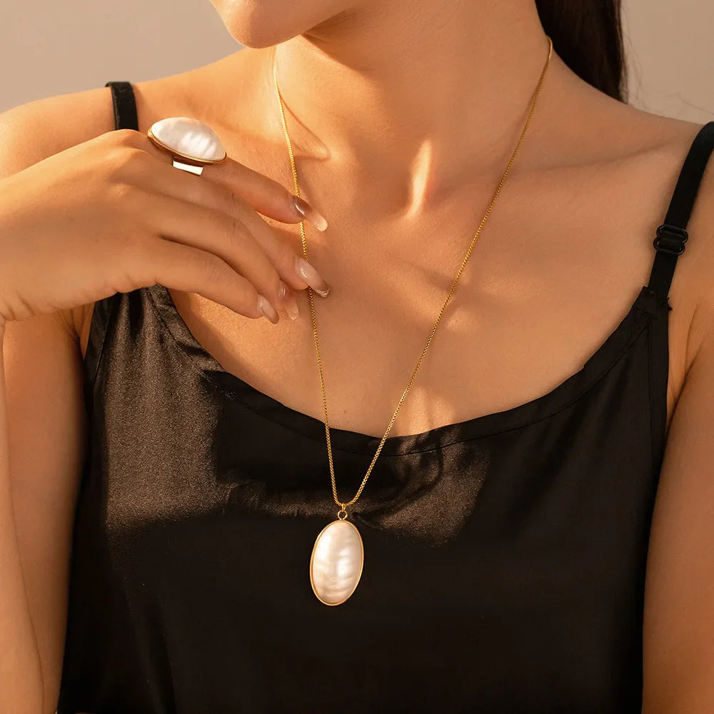 White Shell Oval Jewelry Set